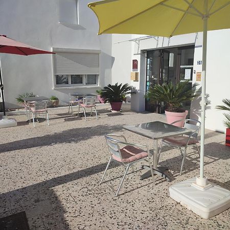 Hotel Le Calypso Hyères Exterior foto