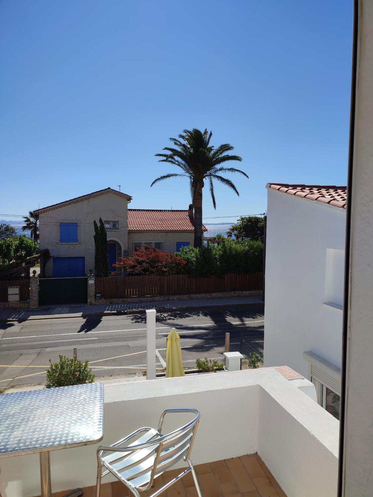 Hotel Le Calypso Hyères Exterior foto